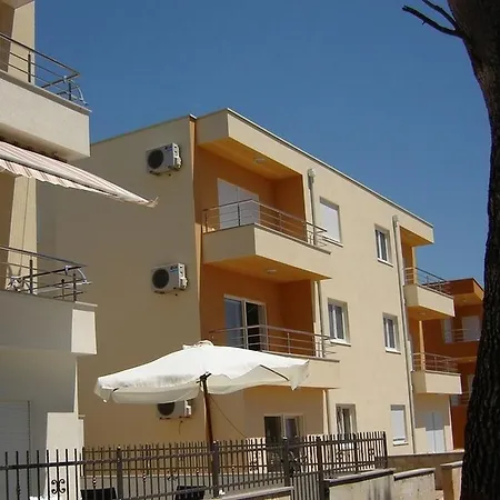 Popeye Apartman *